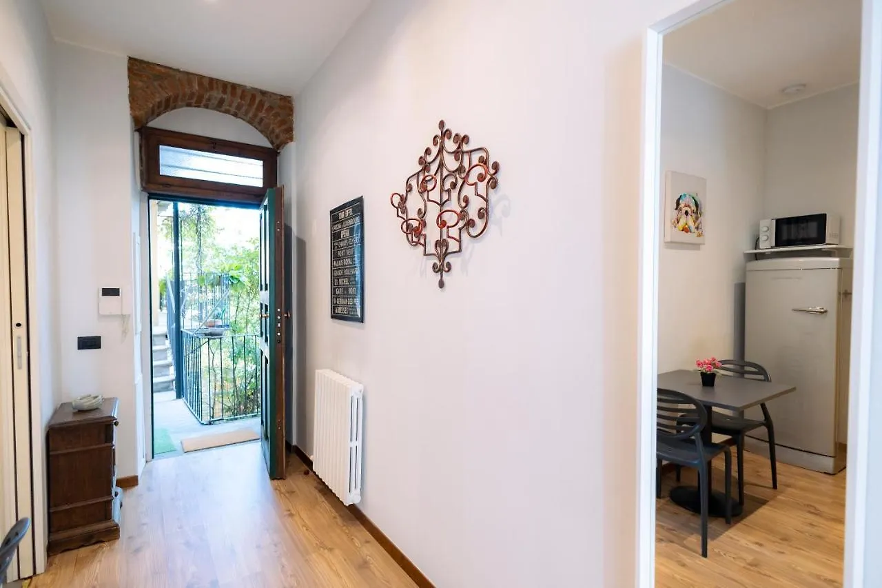 The Red Bricks Home - San Babila Area Milano 0*,  Italien