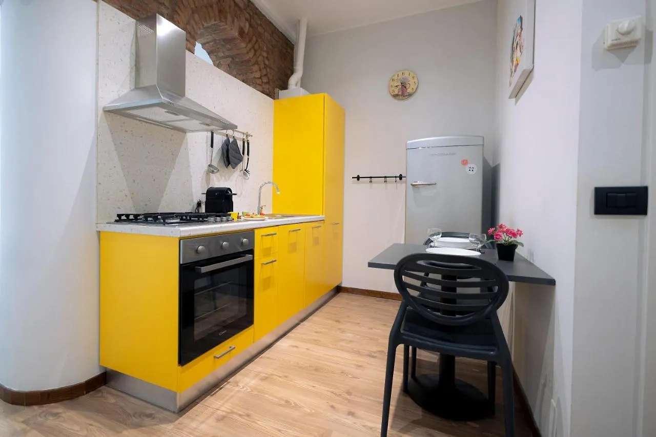 The Red Bricks Home - San Babila Area Milan Italy