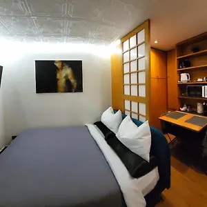https://giulias-nidus.it-romehotels.com
